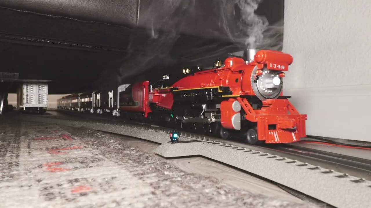 Rail King Imperial Black Bonnet Santa Fe P47 4-6-2 Pacific Pulling a Super Chief Passenger Set.