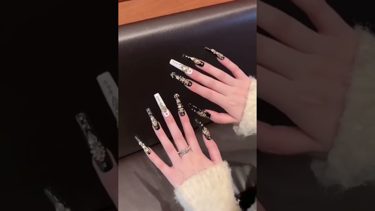 Slim baguette diamond fake nails