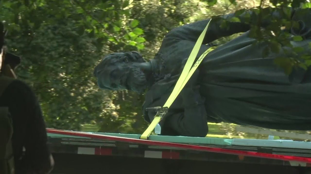 Raw: Columbus statue removed from Tower Grove Park