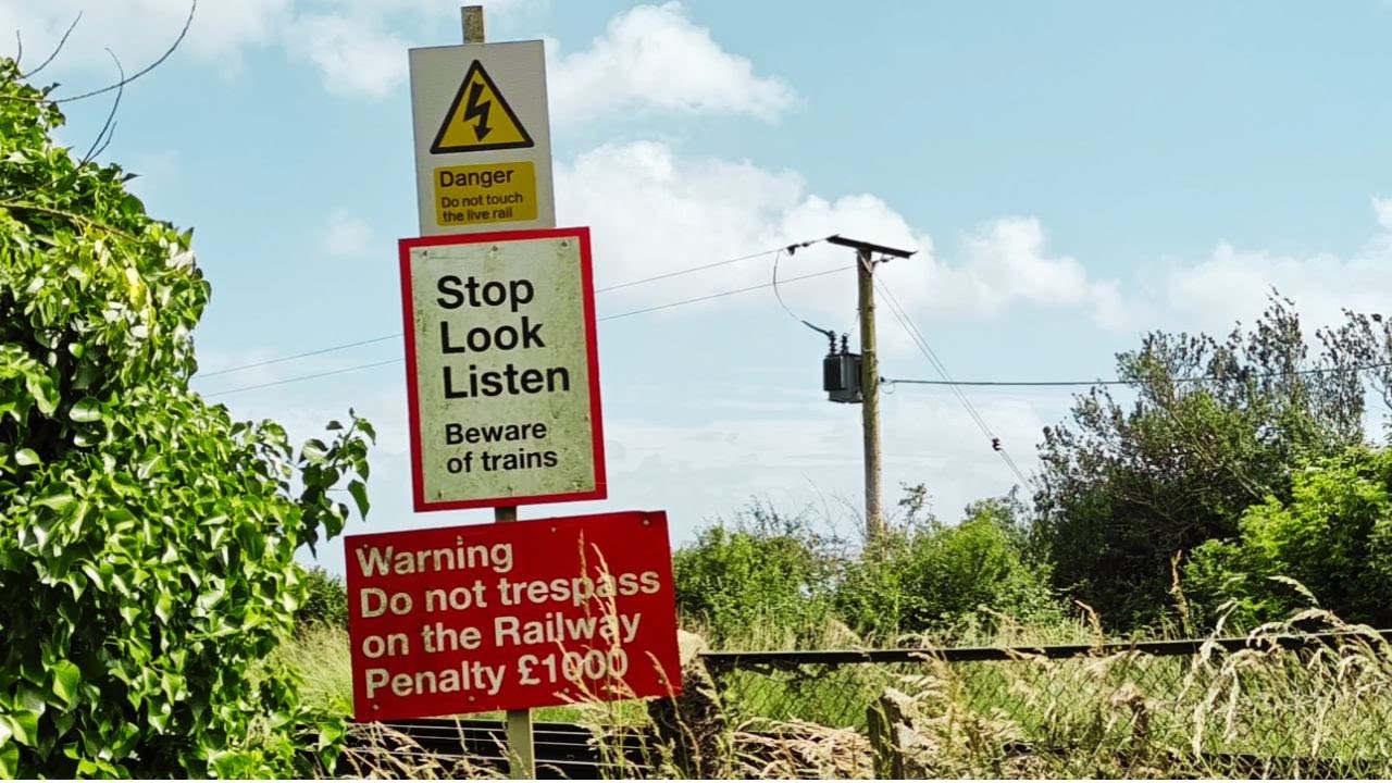 Minster Hopes (Footpath) Level Crossing, Kent