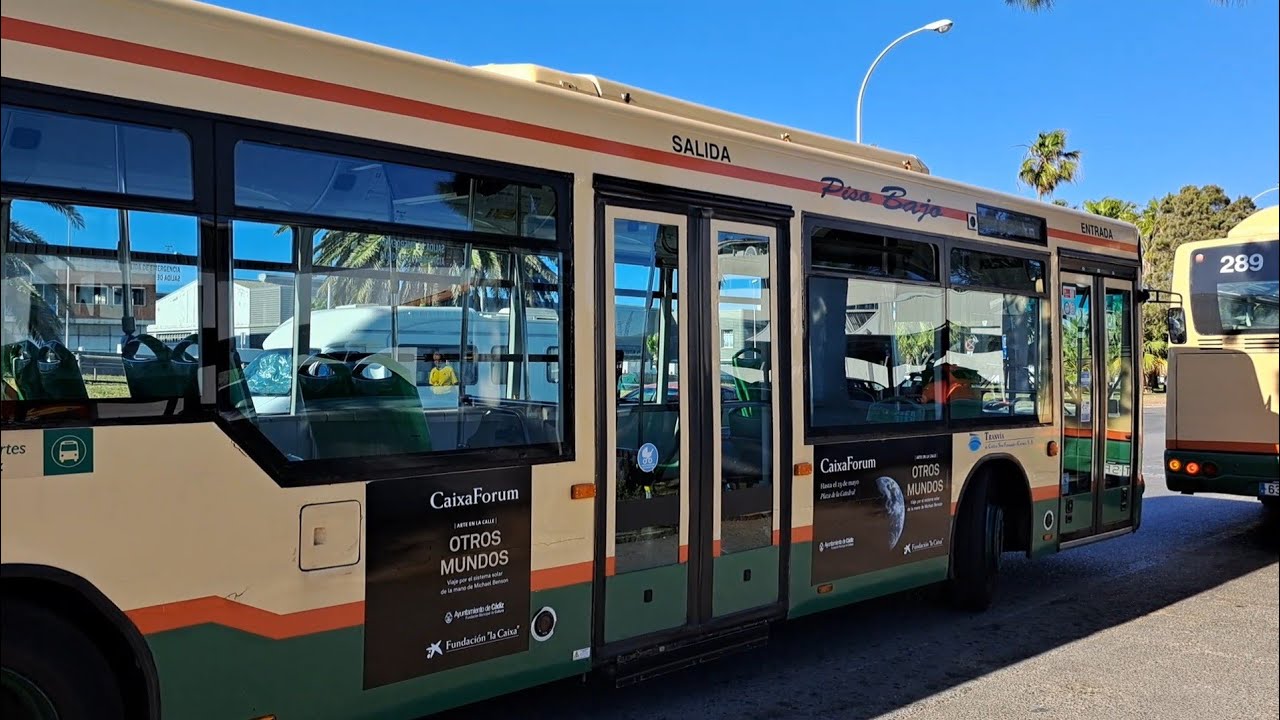 MAN Castrosua CS40 City II con librea original finalizando en Zona Franca - Línea 5 bus urbano Cádiz