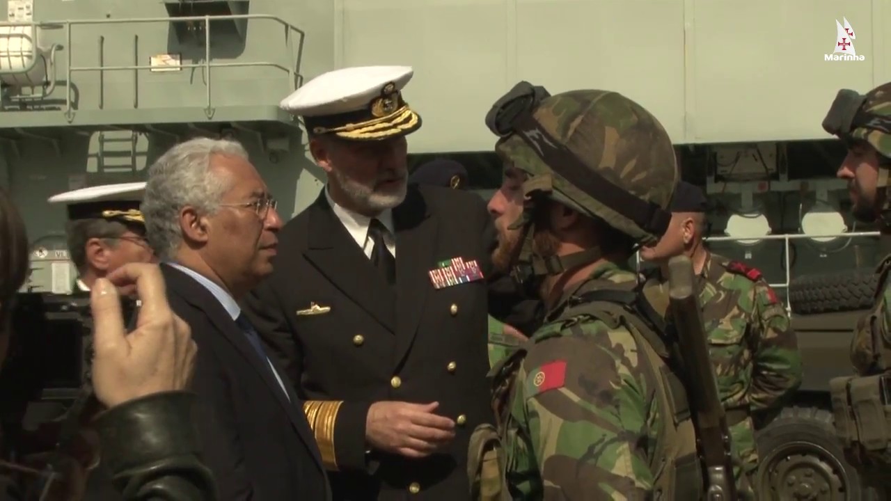 Primeiro-Ministro visita a Marinha