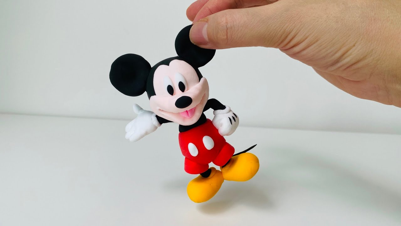 Making simple Mickey Mouse with Magic play doh