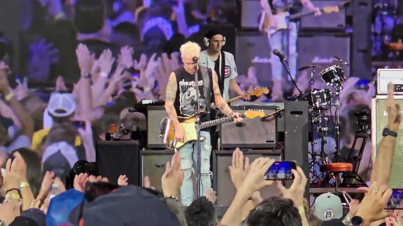 Pearl Jam Wrigley Field August 31, 2024  Yellow Ledbetter Little Wing