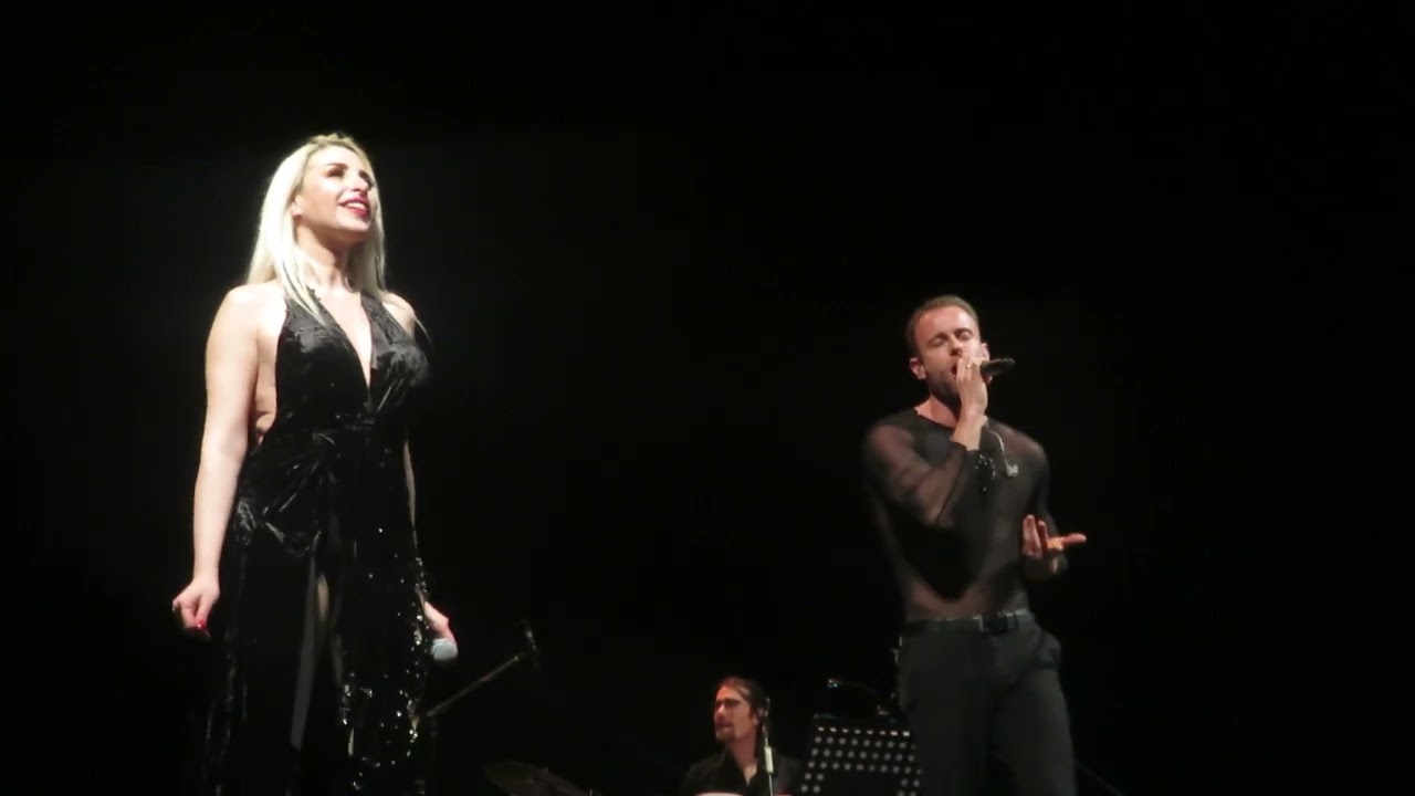 Immanuel Casto & Romina Falconi INSEGNAMI LA VITA 11.4.2023 live @ Teatro Duse BO