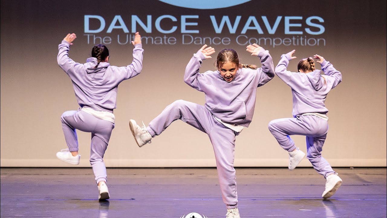23-24 Qualifier 15 BE - Elisa, Loriana & Mara (Dance School Level Up)