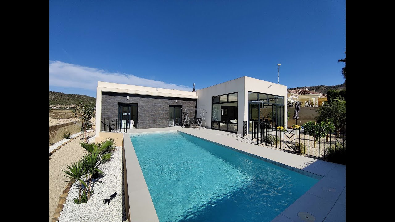 Modern Detached Villa with a pool in La Romana, ref GMJ2227