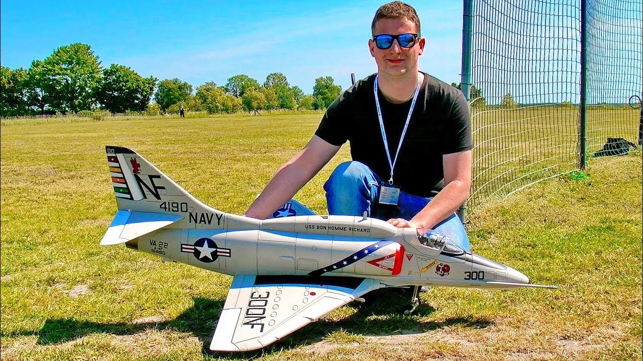 RC A-4E/F SKYHAWK SCALE 1:13 MODEL ELECTRIC EDF MODEL JET FLIGHT DEMONSTRATION