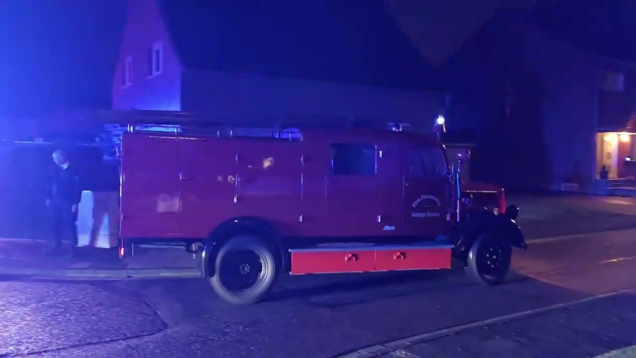 Franks letzte Schicht - Feuerwehrfahrzeuge im Konvoi
