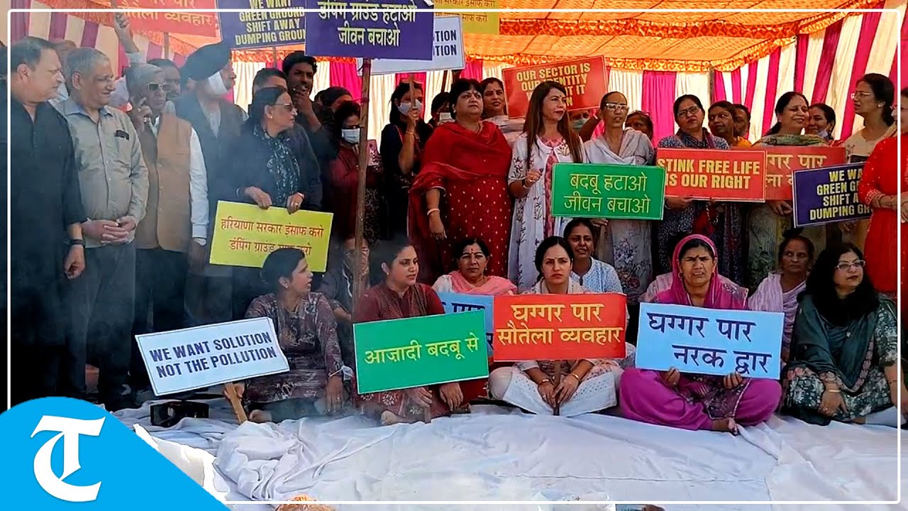 People hold protest against dumping of garbage at Jheuriwala dumping ground in Panchkula