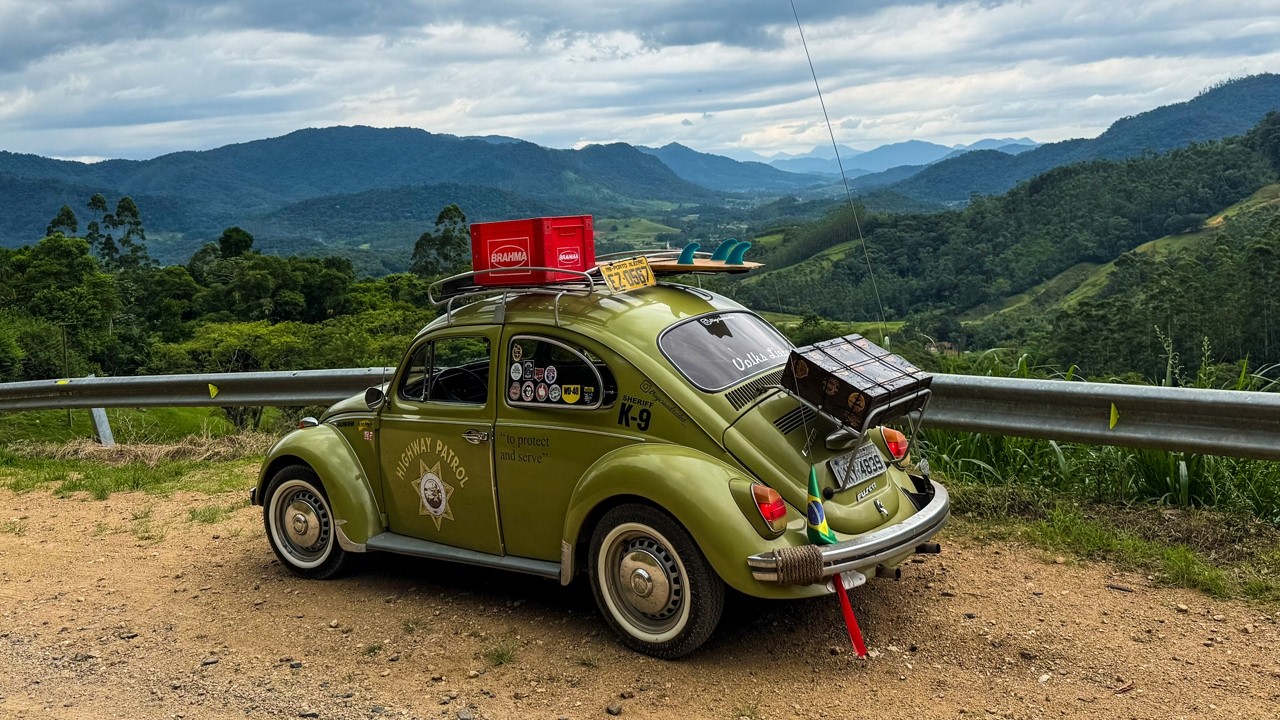 SUBINDO MORRO DE FUSCA PRA VOLTAR PRA CASA *fusca sofreu*