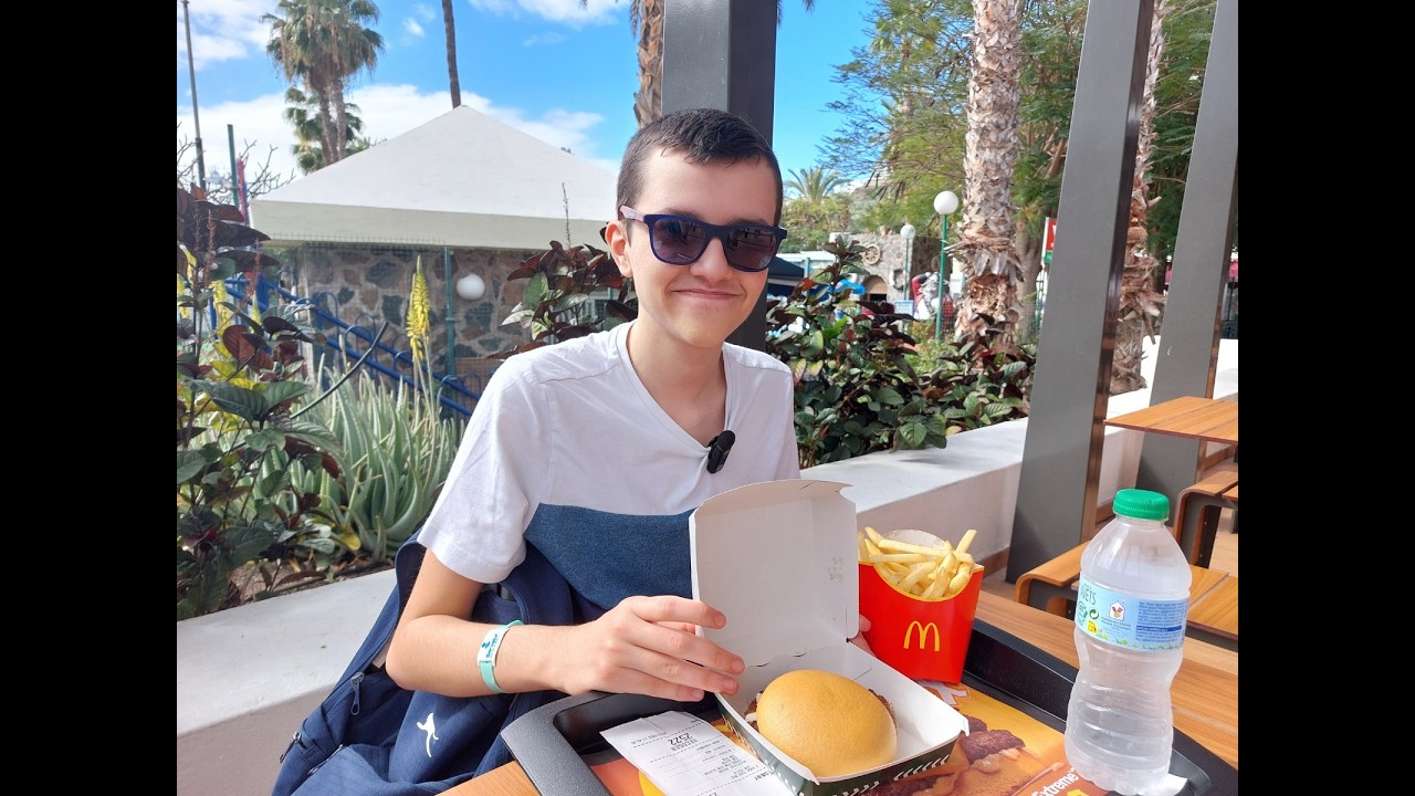 Gluten Free McDonald's! My review of a GF burger meal in Puerto Rico - Gran Canaria
