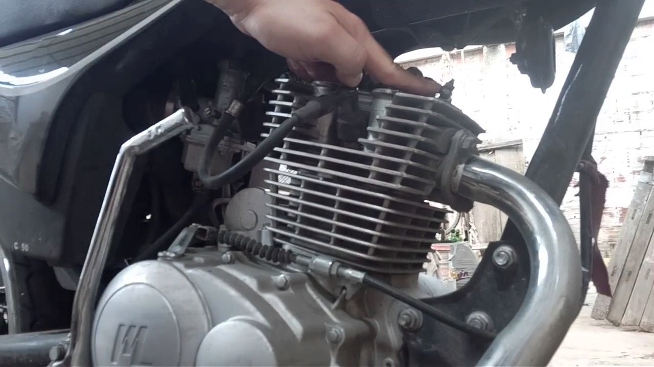 Regular válvulas de la motomel 150