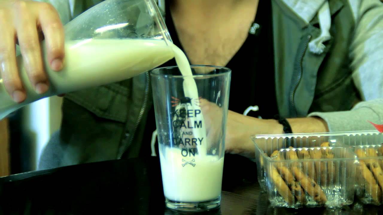 How to Eat Milk and Cookies Like a Boss | FOODBEAST LABS