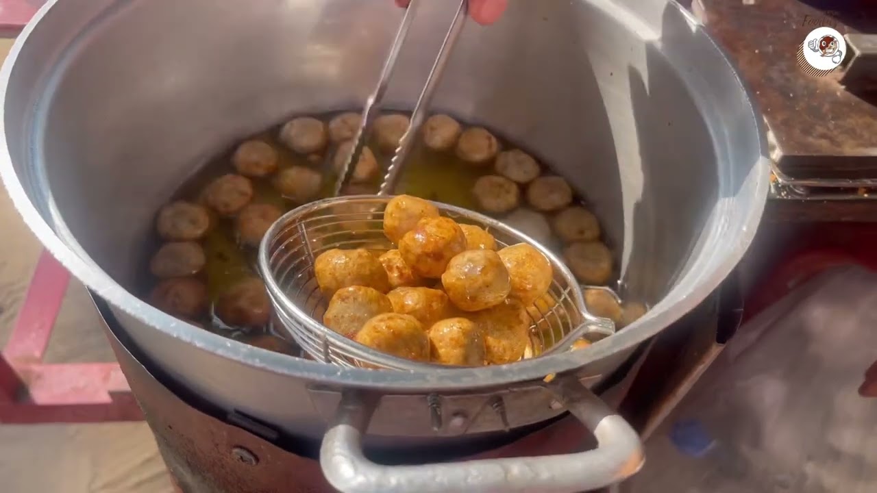 Cambodia meatballs bread [Num Pang Pro Het]-នំបុ័ងប្រហិត