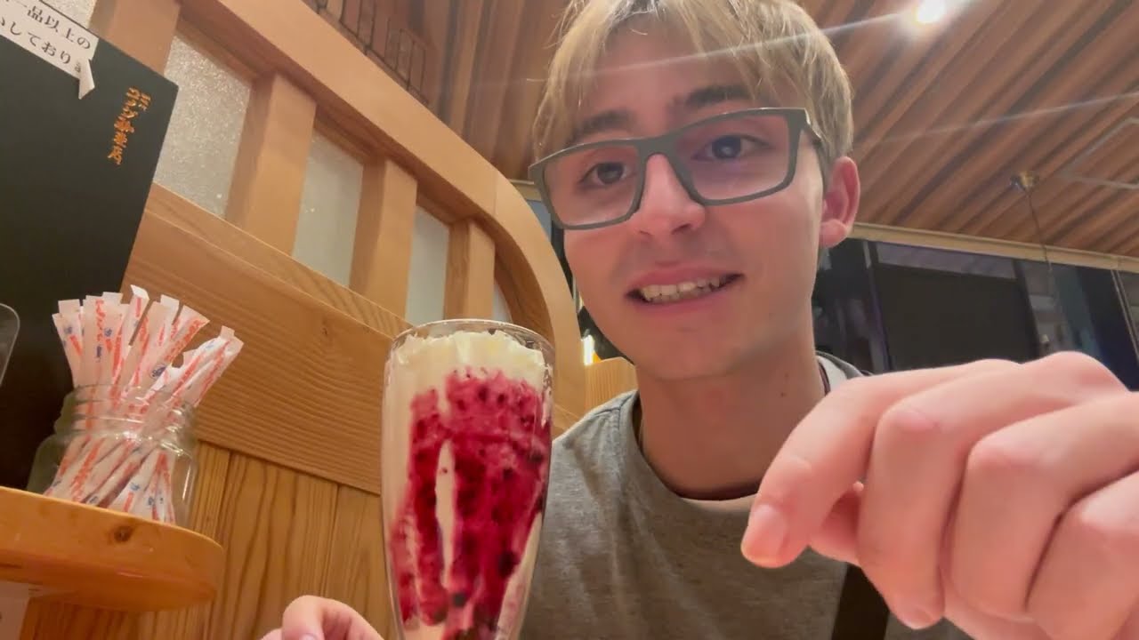 🇯🇵¿La mejor CAFETERÍA de JAPÓN? Vida nocturna ✨ (VLOG) Mikurito Blog