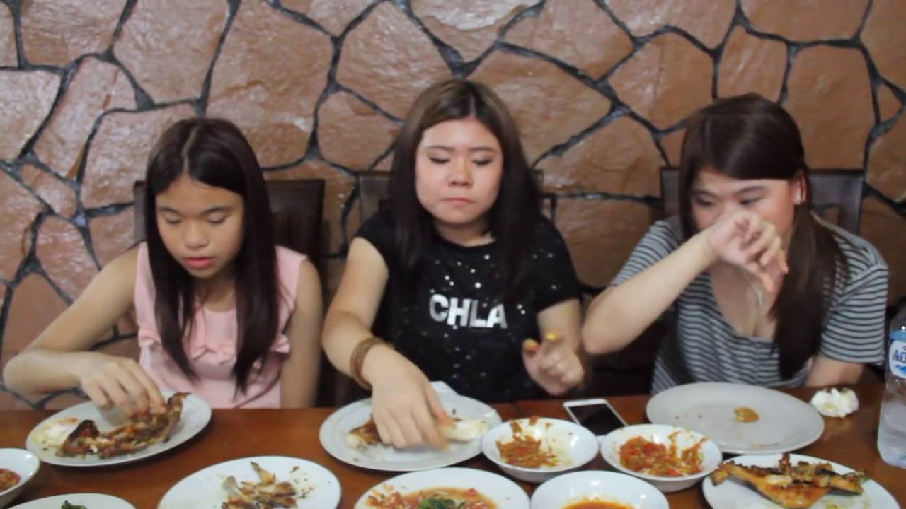 challenge accepted makan AYAM TALIWANG+SAMBEL TERASI DADAKAN NYA !!! yang super duper pedass