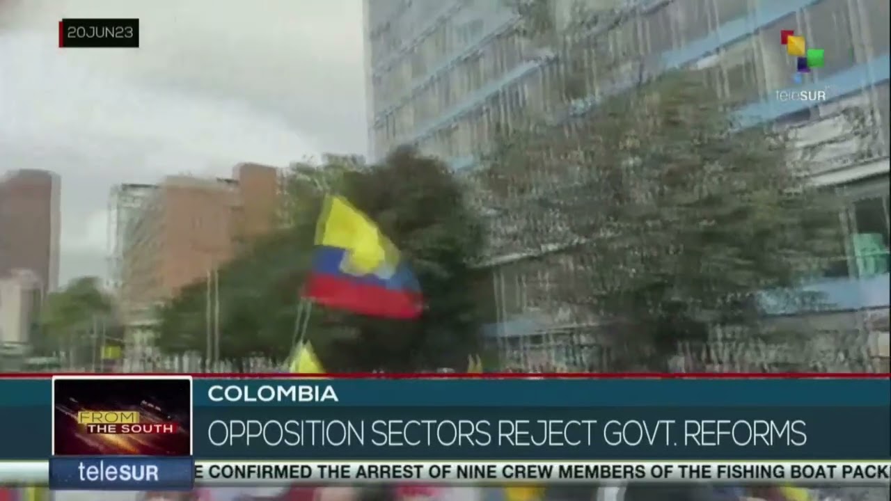 The opposition in Colombia marched against the social reforms of the government of Gustavo Petro
