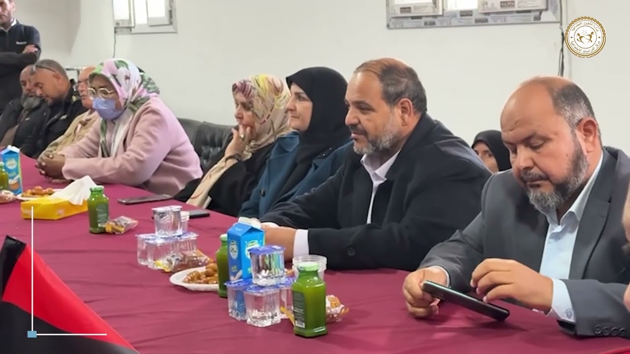إجتماع رئيس لجنة إدارة مركز الدراسات الإجتماعية بأعضاء المجلس البلدي الزاوية الغرب
