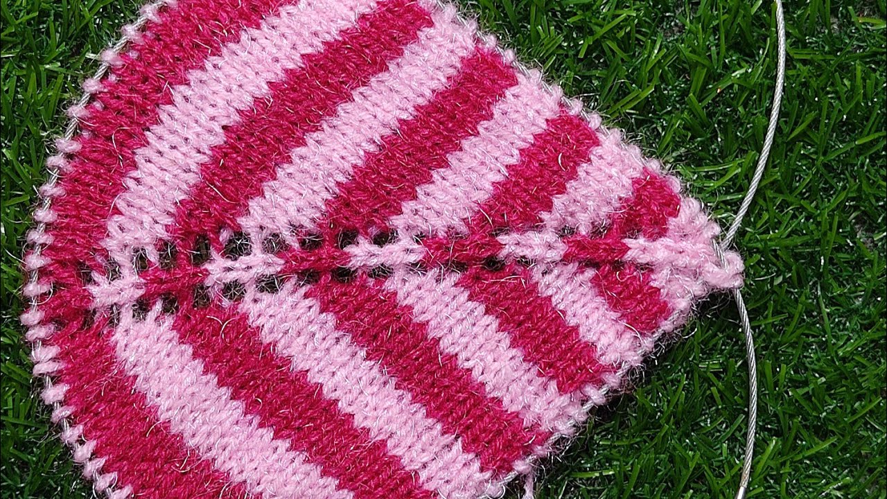 Only start to 3 stitches Baby Turban cap, topi, hat,  binni knitt त्रिभुज से बनाये आसान सी टोपी ०-२.