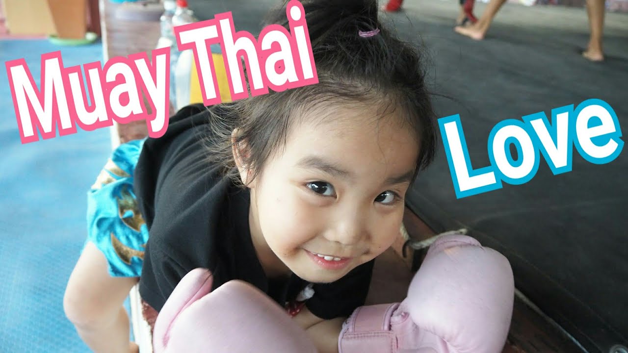 เรมินะ รีนะทำบุญจ้าาาาาาา Muay Thai girl kids!