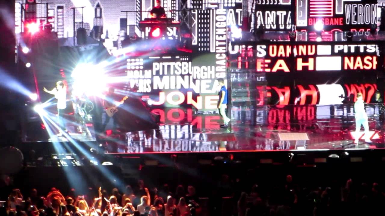 [HD] One Direction What Makes You Beautiful Take Me Home Tour 23rd Feb 2013