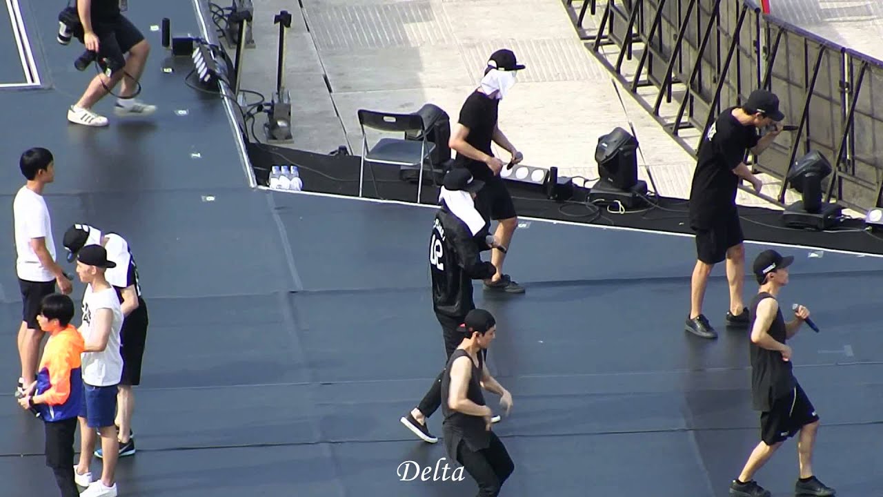 150822 XI’AN con love me right SEHUN focus ( + rehearsal)