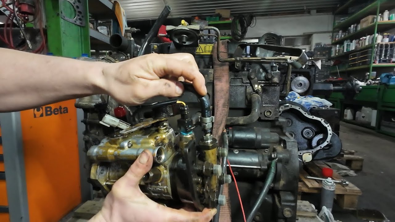 JCB 533-105. Wyciągamy pompę wtryskową i wtryskiwacze. Pomiar ciśnienia. 7240 Pro opuszcza warsztat.