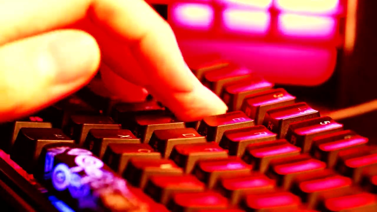 This Keyboard Sounds Expensive Until You Realize It Just One Sound Recycled Forever SWITTOP 黑鍵盤表示抗議