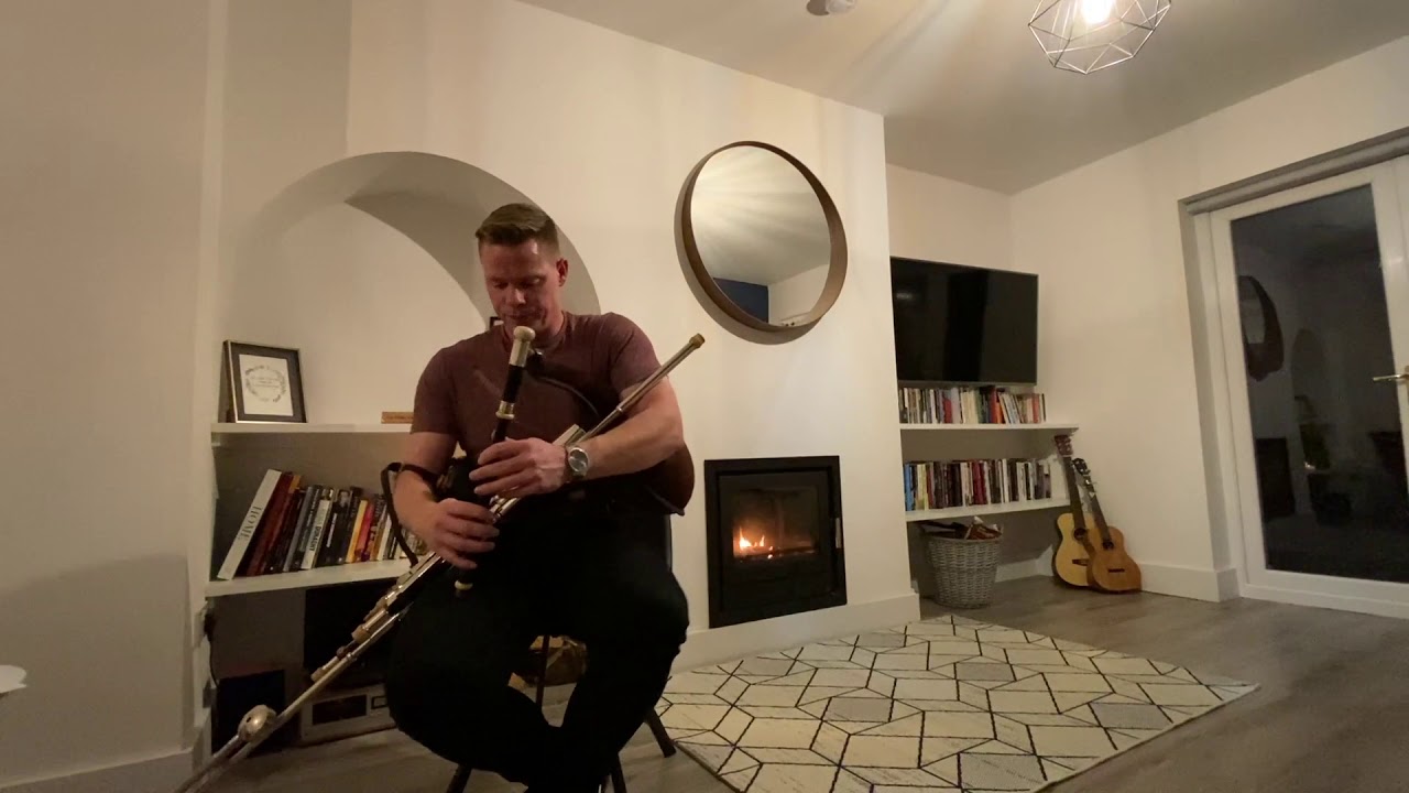 Seán McKeon plays a few sets of tunes on the uilleann pipes learned from the playing of Séamus Ennis