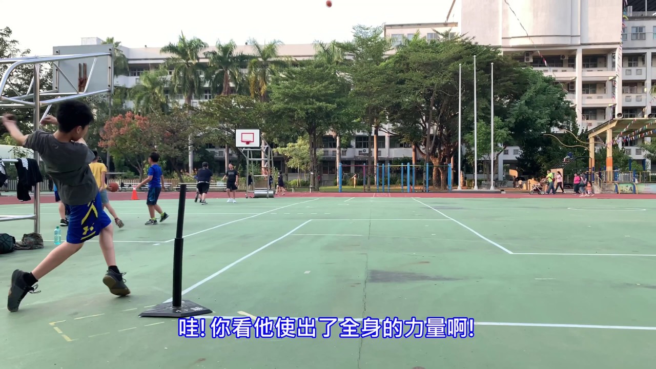 樂樂棒賽-當明明只是一隻全壘打卻被搞得很猛時，會花生什麼事?!