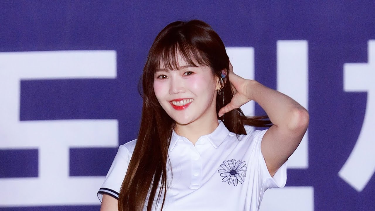 240419 오마이걸 효정 (HyoJung) 