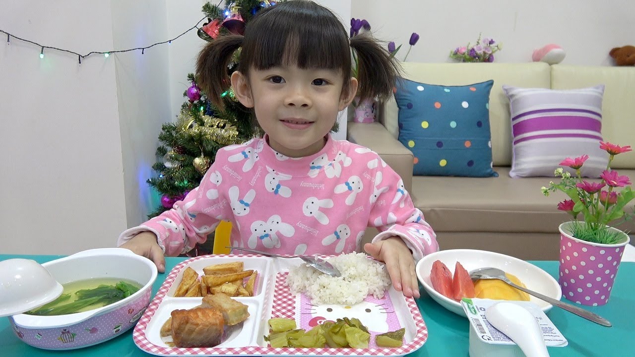 B&eacute; Ăn Tối &ndash; Ăn Đủ Chất Mới Lớn Được ! Thật Đấy ❤ AnAn ToysReview TV ❤
