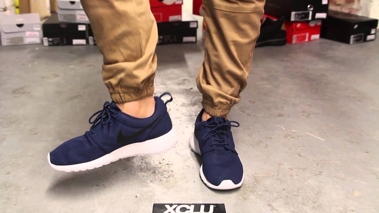 Nike Roshe Run - Midnight Navy - On-feet Video at Exclucity