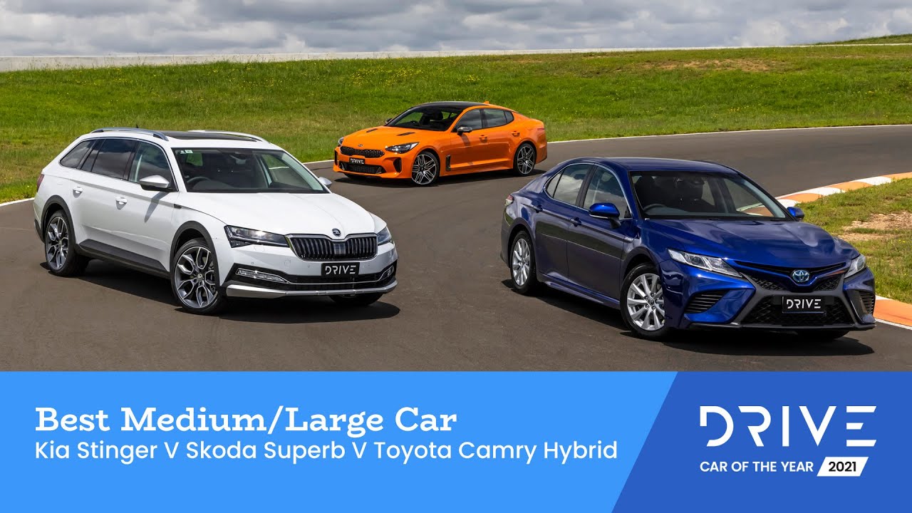 Kia Stinger против Skoda Superb против Toyota Camry Hybrid | Лучший автомобиль среднего/большого ...