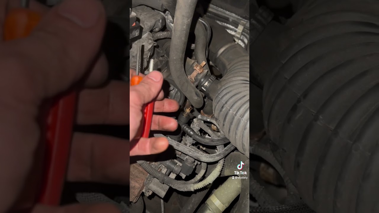 Как прокачать топливную систему после замены топливного фильтра на Ford Transit Custom 