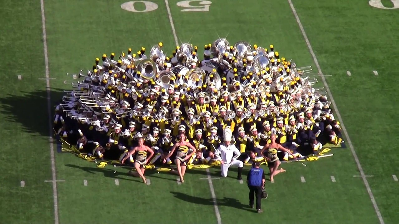 Michigan Marching Band - March to the Stadium and Pre-Game!  11-05-2016