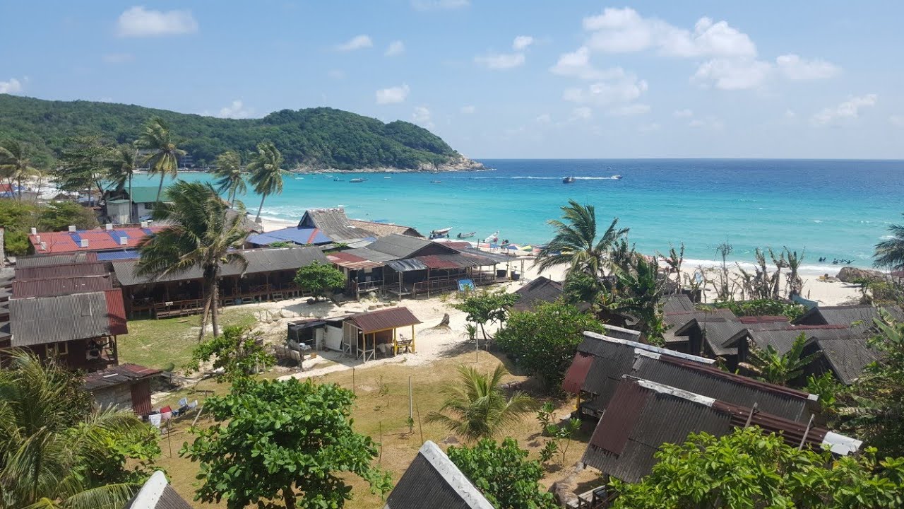 Surrounded By Fish On The Perhentians |MelonsOnAMission| Perhentian Island Travel Vlog