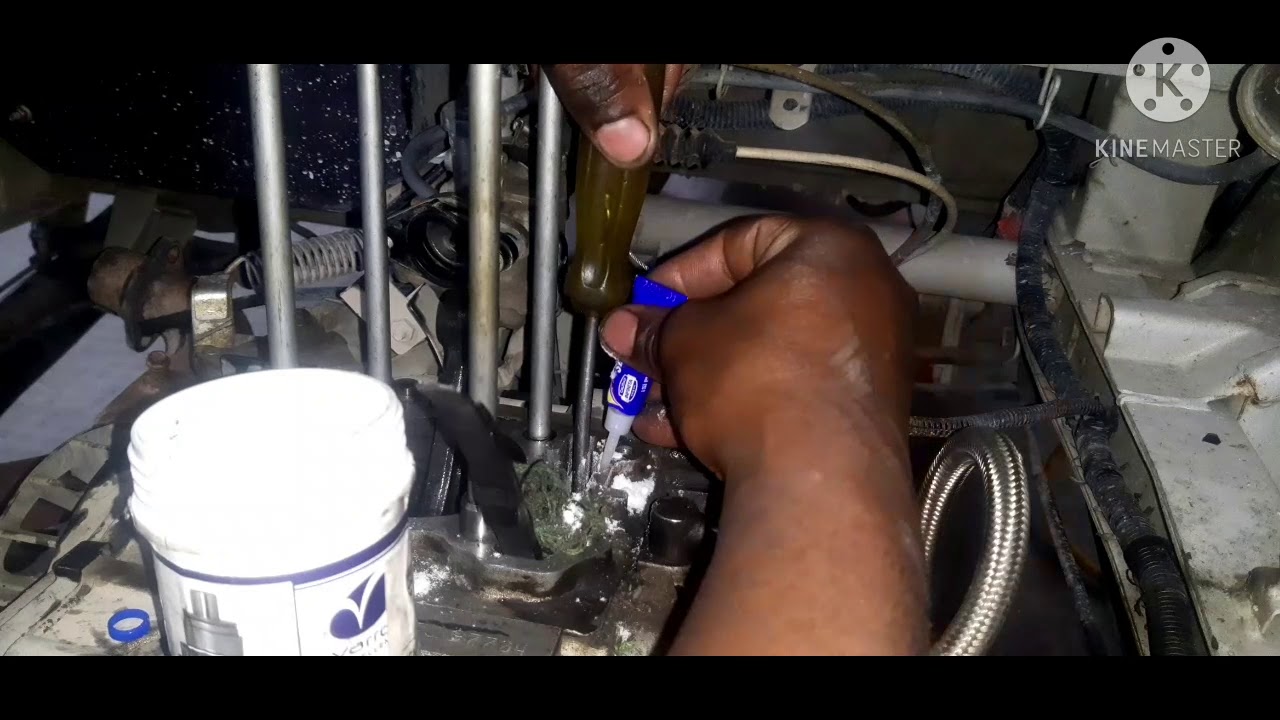 COMO CURAR LA TAPA DEL CENTRO DEL MOTOR, ROTA POR LA CADENILLA DE LA MOTOCARRO.