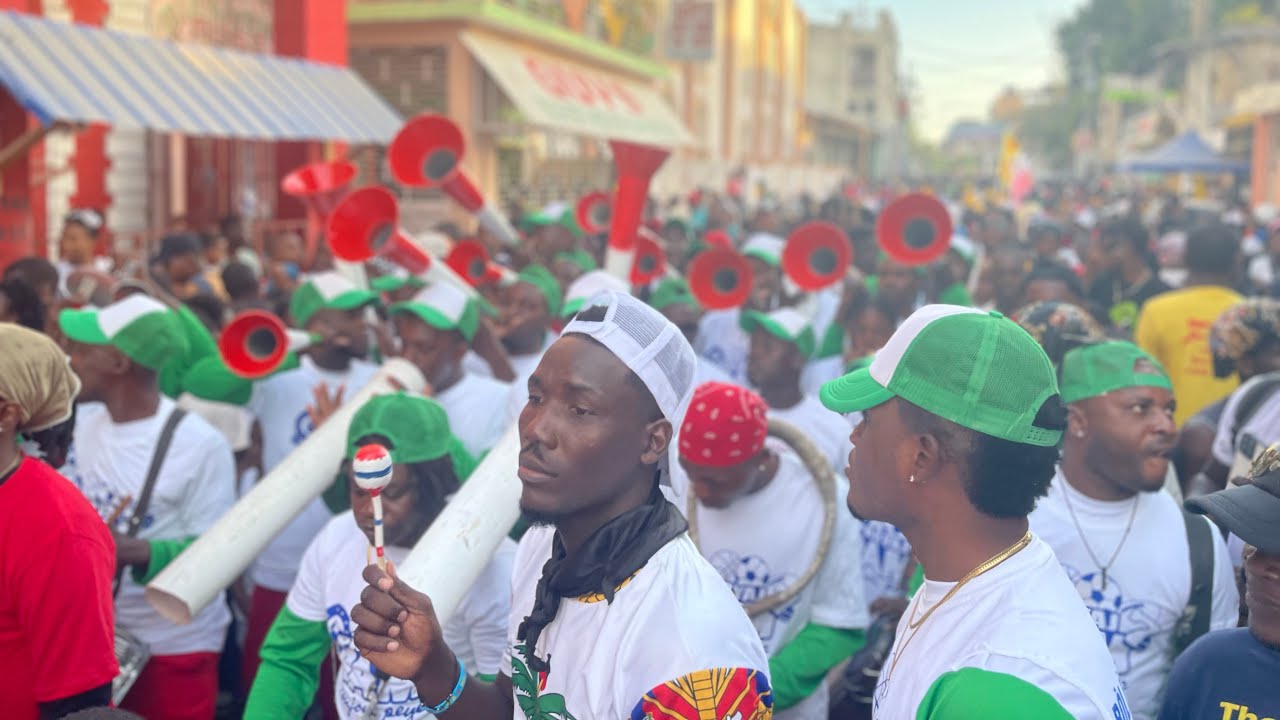 Dolphin's Band t ap mete plezi ▪︎ Defile Kanaval Jakmèl 2026