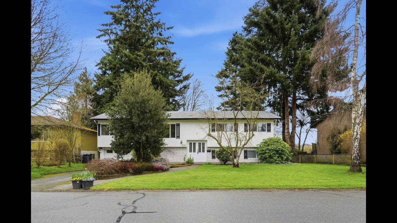 Family Home on Large Lot in Sidney, BC | Suite Potential + Prime Location