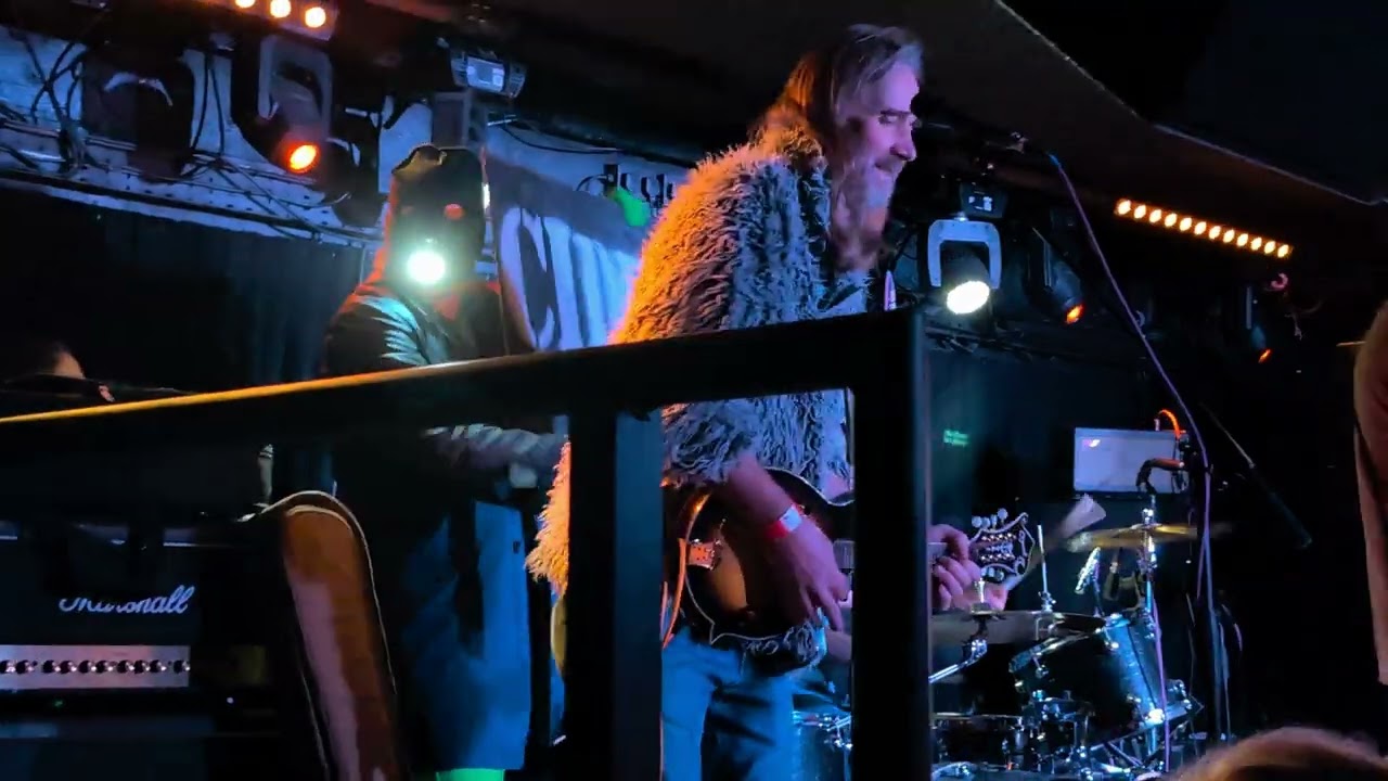 Urban Wassail - Mighty Shinkickers - When The Cider Starts To Flow