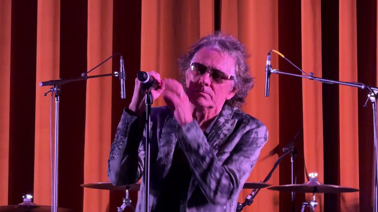Starship feat. Mickey Thomas (Phil Bennett keys) performing “Find Your Way Back” live in Orinda 5/9