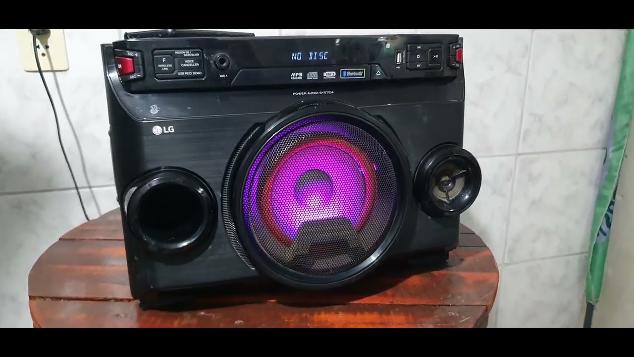 Mini System LG  200W RMS MP3 USB OM4560