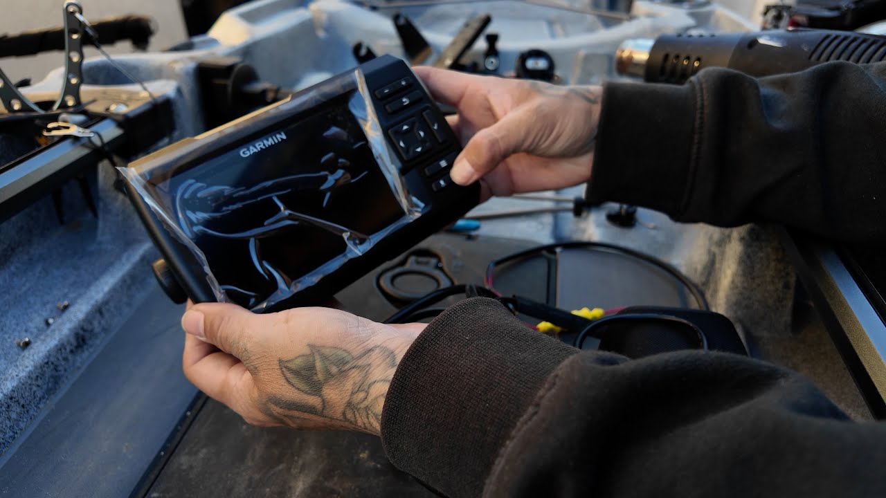 FISH FINDER INSTALL FOR BEGINNERS // GARMIN // HOBIE OUTBACK