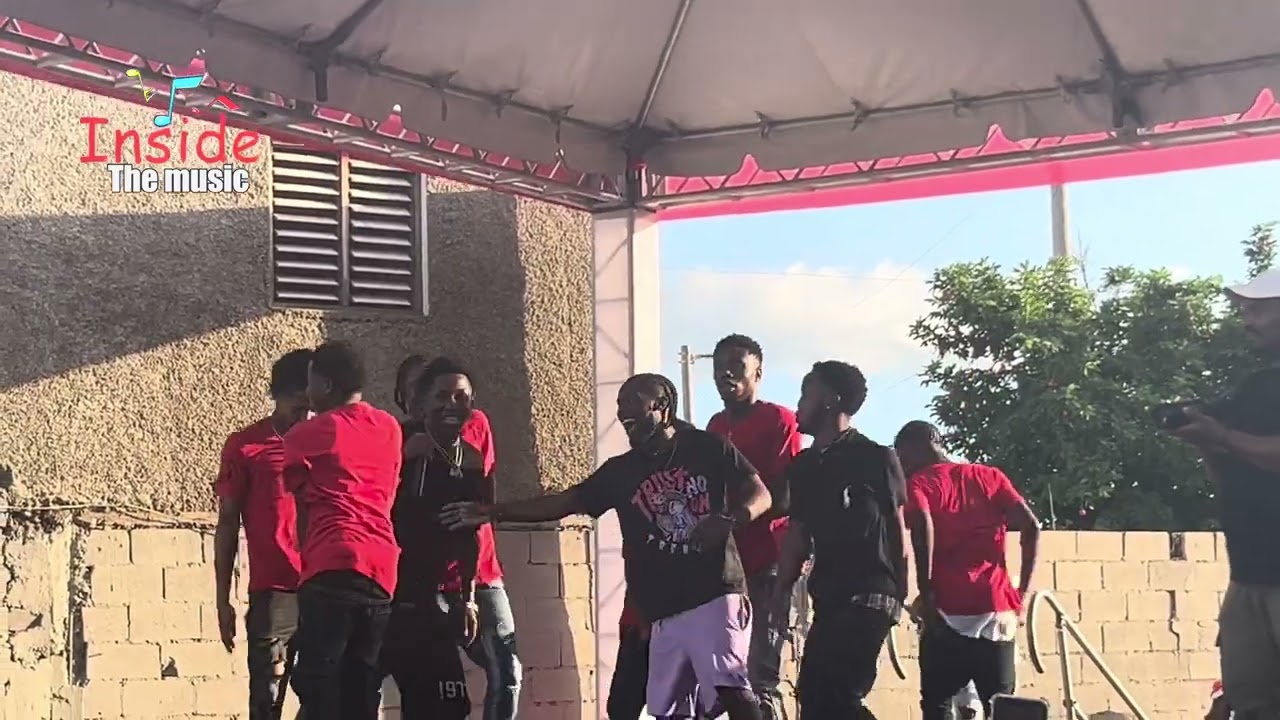 KAKA HIGH  FLAMES with the TIKTOK dance moves at waltam Xmas treat