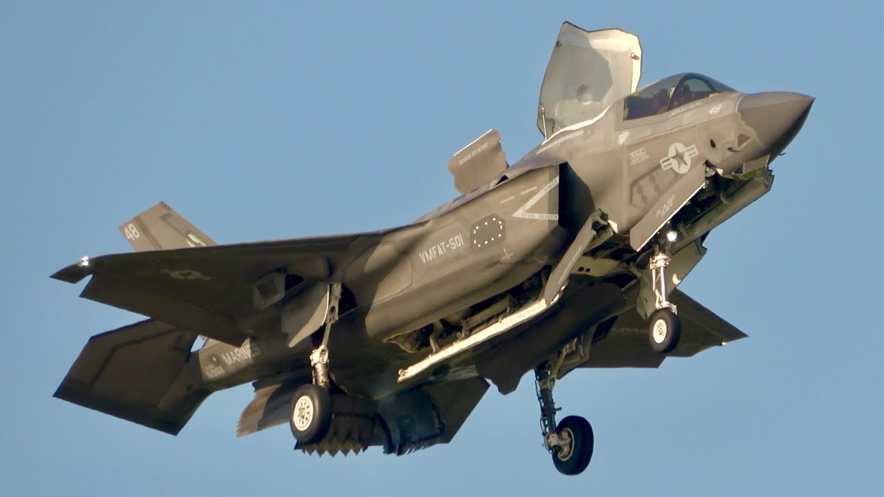 (4K) F-35B HOVERING & AEROBATICS! | EAA Airventure Oshkosh 2025.