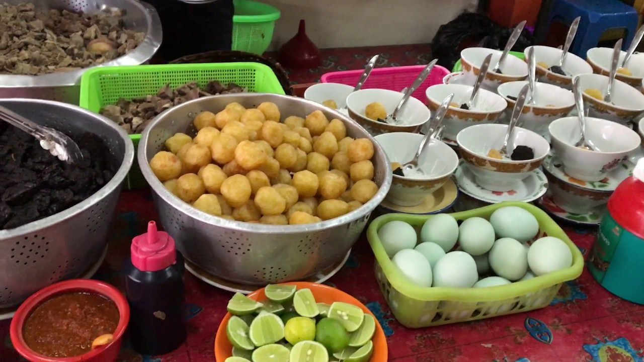 Sop Saudara Makassar Jalan Irian