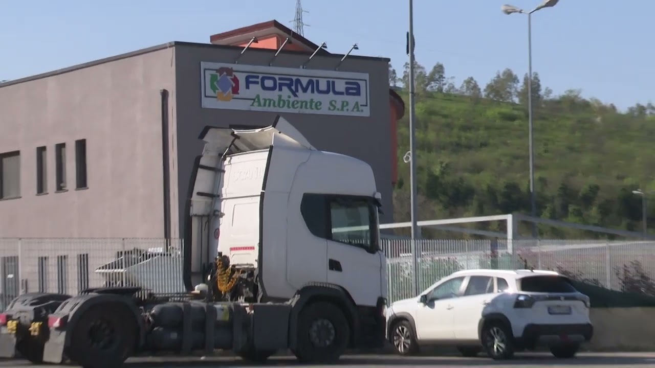 Tragedia a Chieti, centauro contro camioncino dei rifiuti: non ce l'ha fatta - 05/04/2025