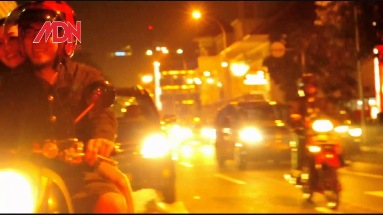 MAD&Icirc;NA - Melayang Tinggi [Official Music Video]